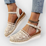 Rankų darbo sandalai